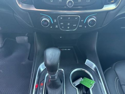 Used 2024 Chevrolet Traverse LT image 20