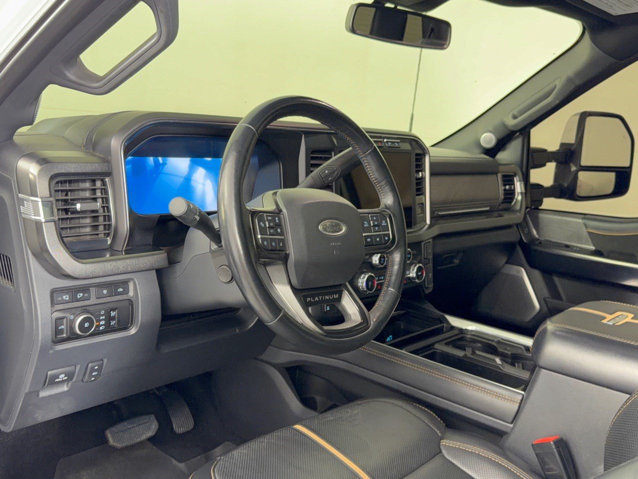 Used 2023 Ford F350 Platinum AWD/4WD image 4