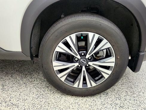 Used 2023 Nissan Rogue SV AWD/4WD image 9