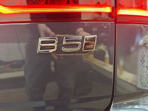 Certified 2025 Volvo V60 B5 Cross Country Plus image 32