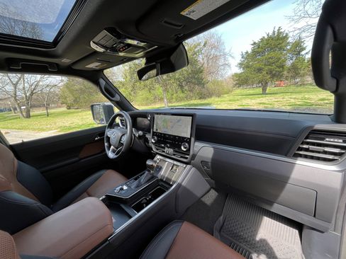 Used 2025 Lexus GX 550 Premium+ w/ Accessory Package (2T) image 15