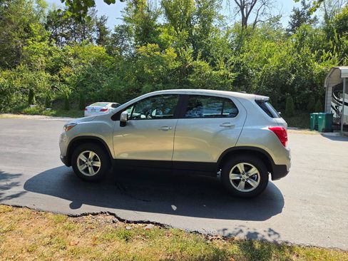 Used 2018 Chevrolet Trax LS AWD/4WD image 5