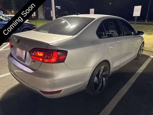 Used 2013 Volkswagen Jetta GLI image 4
