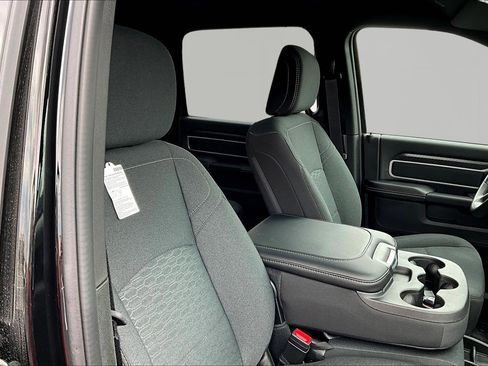 New 2026 RAM 3500 Big Horn AWD/4WD image 18