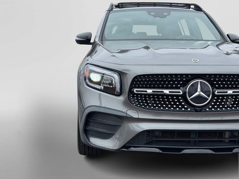 Certified 2021 Mercedes-Benz GLB 250 4MATIC image 11