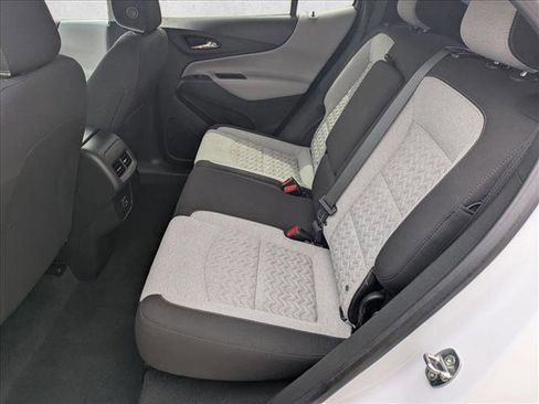 Used 2023 Chevrolet Equinox LS w/ LS Convenience Package image 18