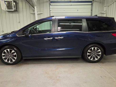 Used 2023 Honda Odyssey EX-L image 3