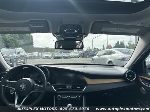 Used 2017 Alfa Romeo Giulia Ti w/ TI Lusso Light Wood Package image 16
