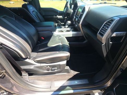 Used 2018 Ford F150 Platinum w/ Equipment Group 701A Luxury image 30