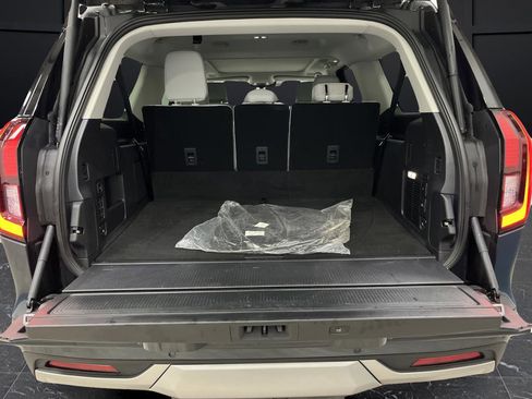 Used 2025 Ford Expedition Max Platinum w/ Platinum Ultimate Package image 15