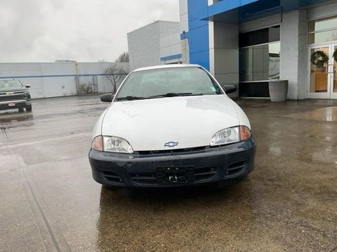 Used 2000 Chevrolet Cavalier Sedan image 2