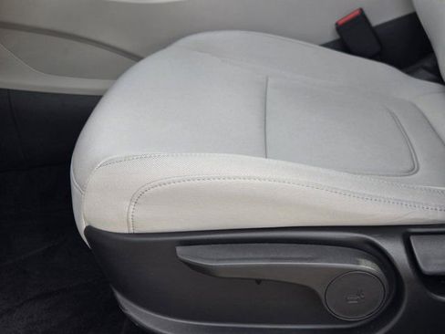 Used 2025 Hyundai Tucson SE FWD image 25