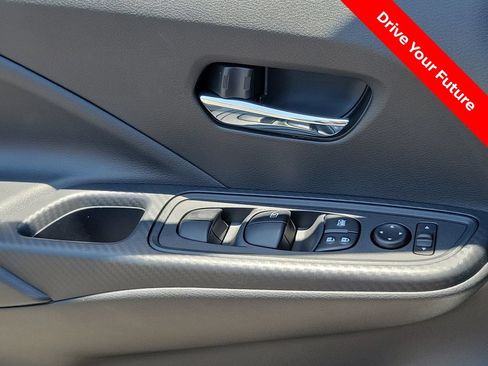 Used 2025 Nissan Versa SV w/ Trunk Package FWD image 17