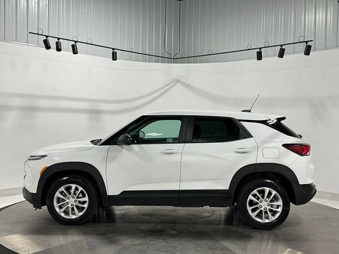 Used 2025 Chevrolet TrailBlazer LS w/ LS Convenience Package AWD/4WD image 14