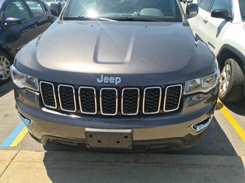 Used 2021 Jeep Grand Cherokee Laredo AWD/4WD image 2