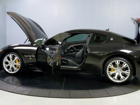 Used 2014 Maserati GranTurismo Sport image 12