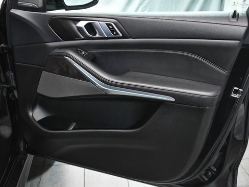 Used 2023 BMW X5 xDrive45e w/ M Sport Package image 15