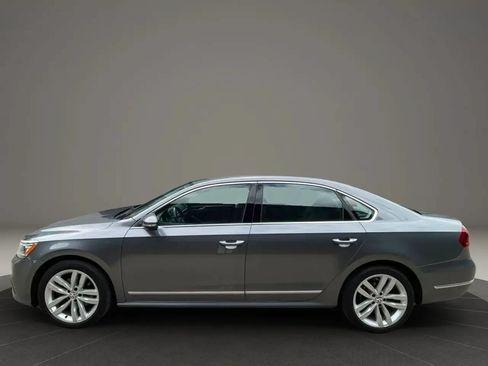 Used 2018 Volkswagen Passat 2.0T SEL Premium FWD image 11