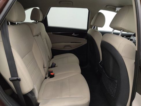 Used 2019 Kia Sorento AWD image 19