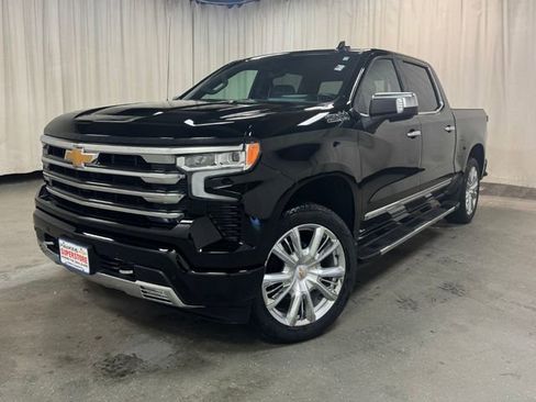 Used 2025 Chevrolet Silverado 1500 High Country w/ High Country Premium Package AWD/4WD image 12