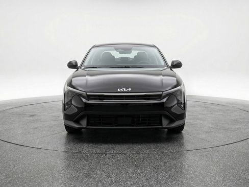 Used 2025 Kia K4 LXS image 2