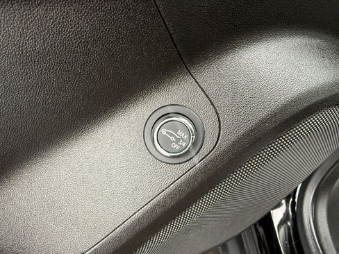 Used 2023 GMC Acadia SLE w/ Driver Convenience Package image 26