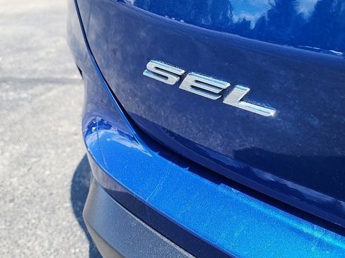 Used 2022 Ford Edge SEL w/ Convenience Package AWD/4WD image 9