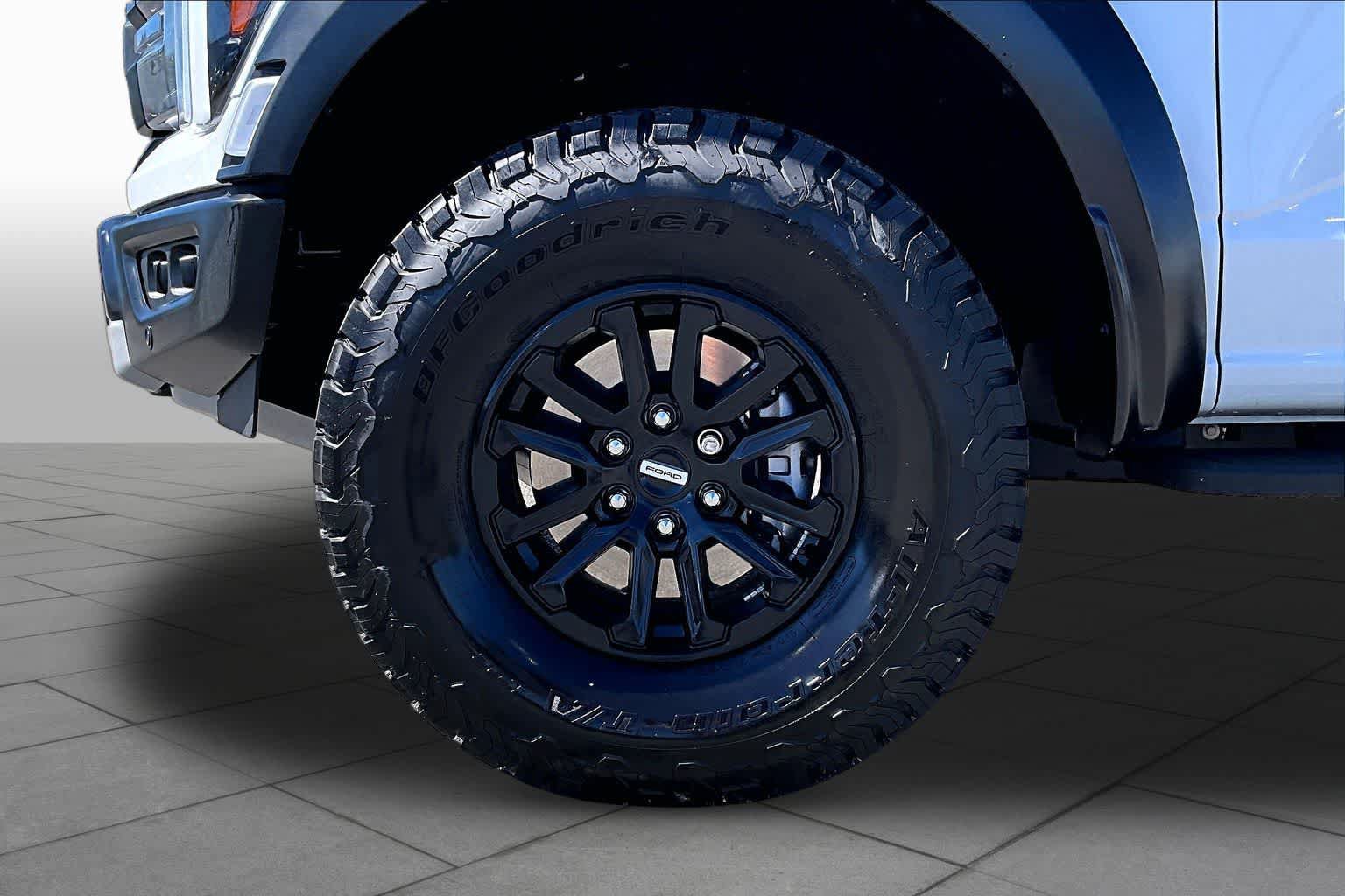 Used 2025 Ford F150 Raptor AWD/4WD image 18