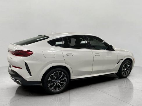 Used 2022 BMW X6 xDrive40i w/ Executive Package AWD/4WD image 2