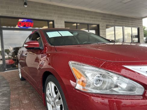 Used 2015 Nissan Altima 3.5 SL FWD image 24
