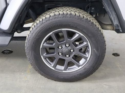 Used 2020 Jeep Gladiator Overland w/ LED Lighting Group image 37