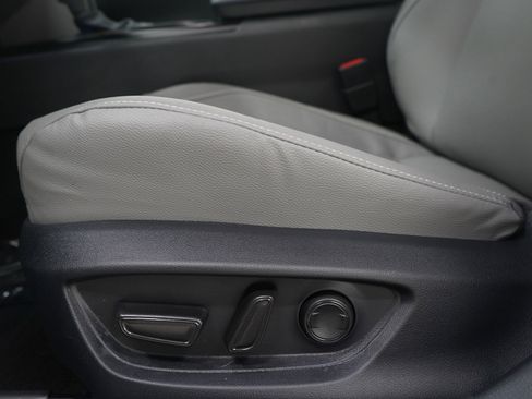 Used 2026 Toyota Camry SE w/ Multimedia Upgrade Package image 23