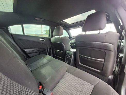 Used 2019 Dodge Charger R/T w/ Blacktop Package RWD image 5