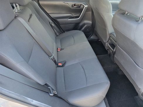 Used 2021 Toyota RAV4 LE image 27