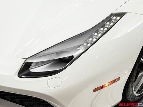 Used 2019 Ferrari 488 Spider RWD image 15