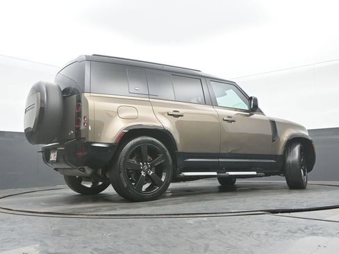Used 2023 Land Rover Defender 110 X-Dynamic SE AWD/4WD image 31
