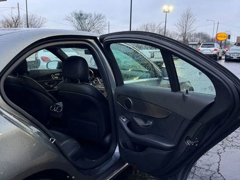 Used 2019 Mercedes-Benz C 300 4MATIC Sedan image 9