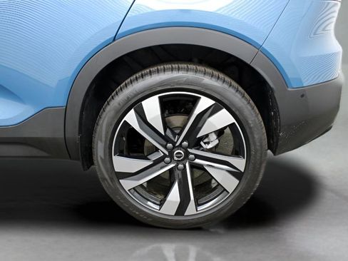 New 2025 Volvo XC40 B5 Ultra w/ Climate Package image 14