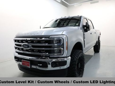 Used 2023 Ford F350 Lariat w/ Lariat Ultimate Package AWD/4WD image 14