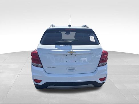 Used 2022 Chevrolet Trax LT w/ LT Convenience Package AWD/4WD image 4
