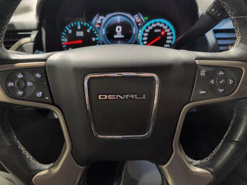 Used 2019 GMC Yukon XL Denali w/ Denali Ultimate Package image 10