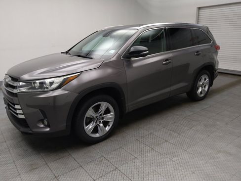 Used 2018 Toyota Highlander Limited image 2