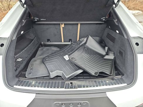 Certified 2023 Porsche Cayenne Platinum Edition image 36