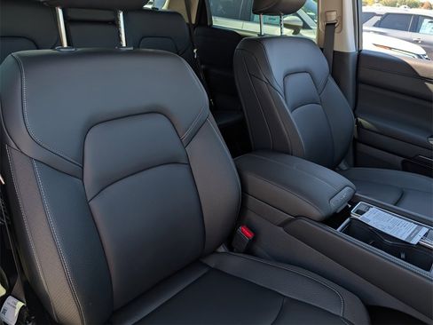 New 2025 Nissan Pathfinder SL image 18