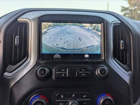 Used 2021 Chevrolet Silverado 2500 LT w/ Convenience Package image 27