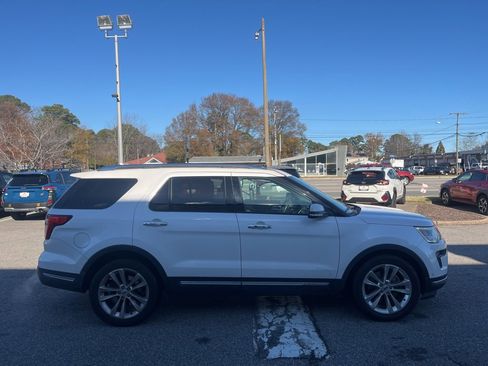 Used 2018 Ford Explorer Limited w/ Equipment Group 301A image 2