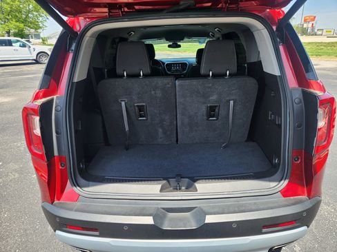 Used 2022 GMC Acadia SLE w/ Driver Convenience Package FWD image 6