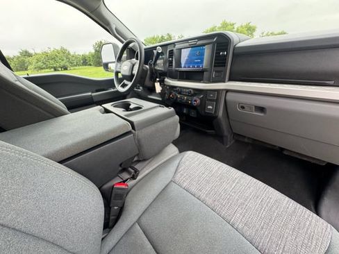 Used 2025 Ford F250 XLT AWD/4WD image 31