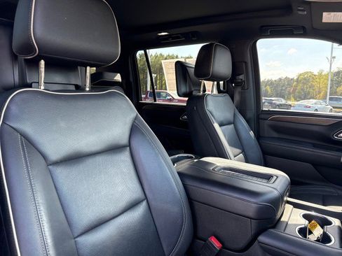 Used 2021 Chevrolet Suburban Premier image 10