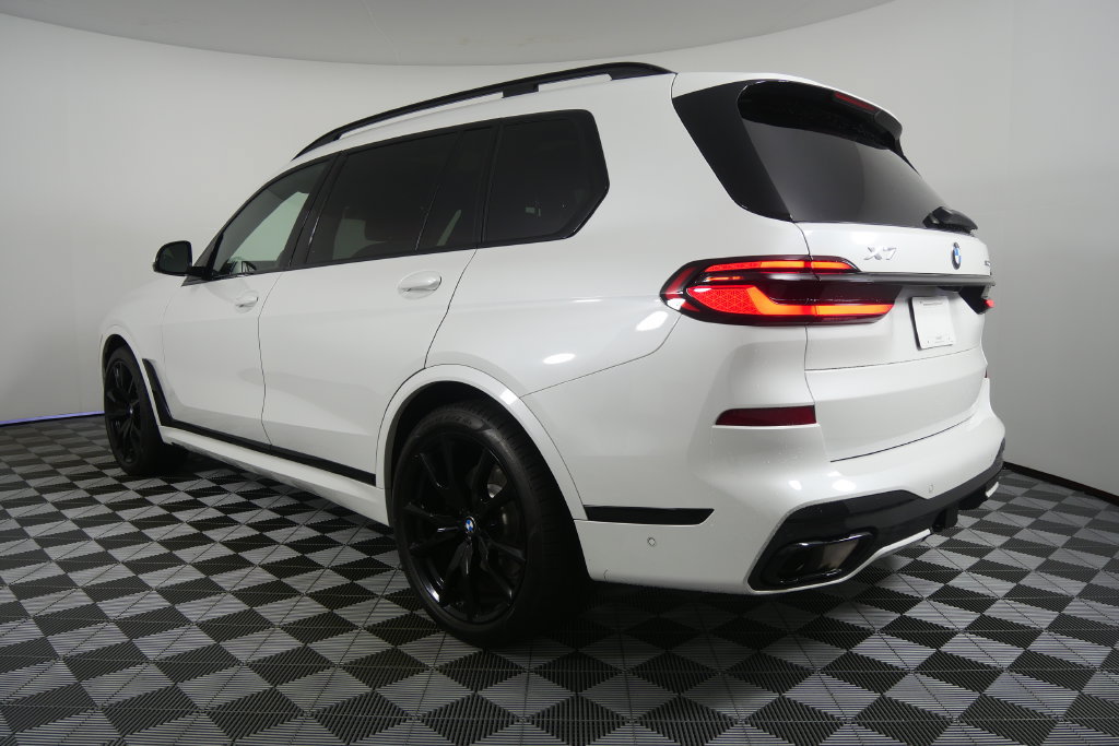 Used 2026 BMW X7 xDrive40i AWD/4WD image 6